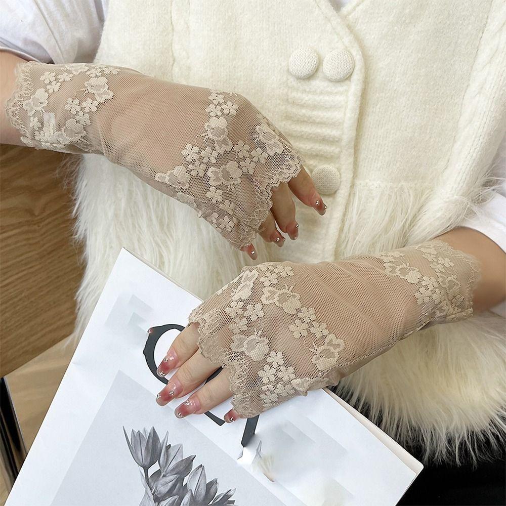 Flower Sunscreen Mittens Half Finger Gloves Quick Drying Lace Gloves Summer телесный
Flower Sunscreen Mittens Half Finger Gloves Quick Drying Lace Gloves Summer телесный