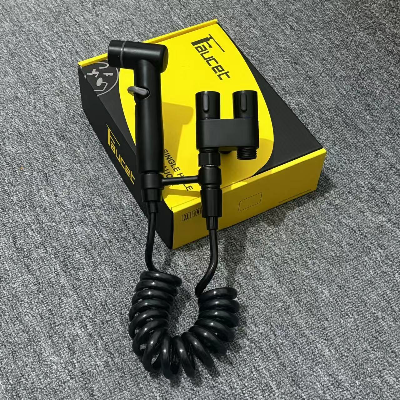 Stainless Steel Toilet Spray Gun Set With Dual Outlet Switch, High-Pressure Bidet Sprayer With Extended Reach, Non-Drill Rotating Bracket чорний
Stainless Steel Toilet Spray Gun Set With Dual Outlet Switch, High-Pressure Bidet Sprayer With Extended Reach, Non-Drill Rotating Bracket чорний