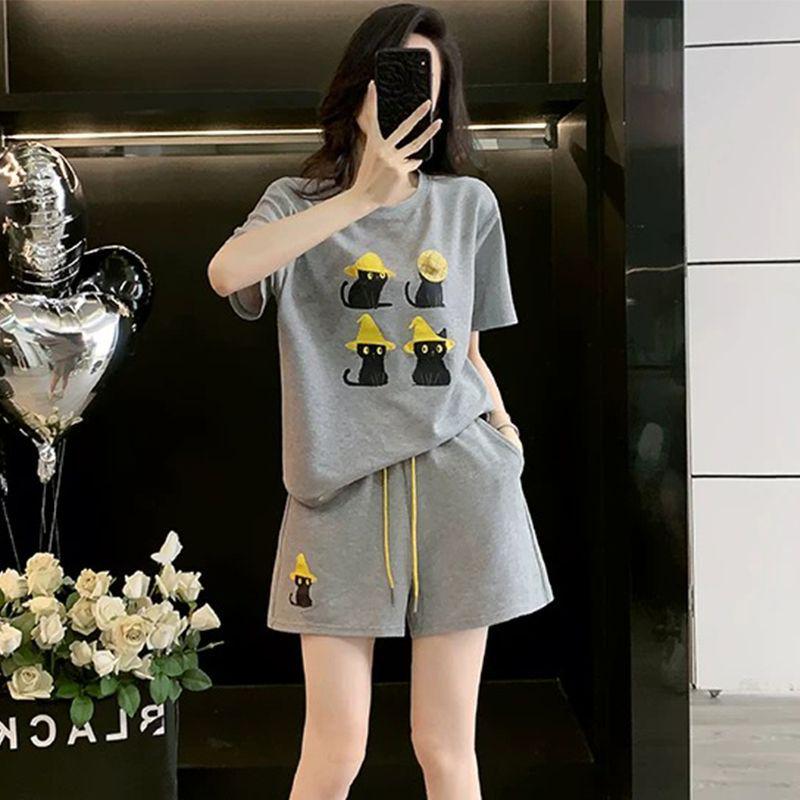 Korean Casual Women s Summer Shorts & Cartoon T-Shirt Set: Loose, Slimming, Short-Sleeve Sportswear 3XL серый
Korean Casual Women s Summer Shorts & Cartoon T-Shirt Set: Loose, Slimming, Short-Sleeve Sportswear 3XL серый