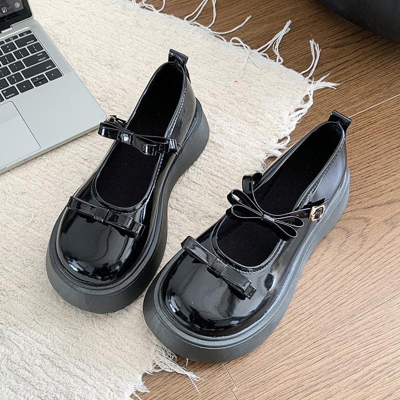 French retro fashion versatile Mary Jane small leather shoes women s 2025 spring bow with skirt loafer shoes 40
French retro fashion versatile Mary Jane small leather shoes women s 2025 spring bow with skirt loafer shoes 40