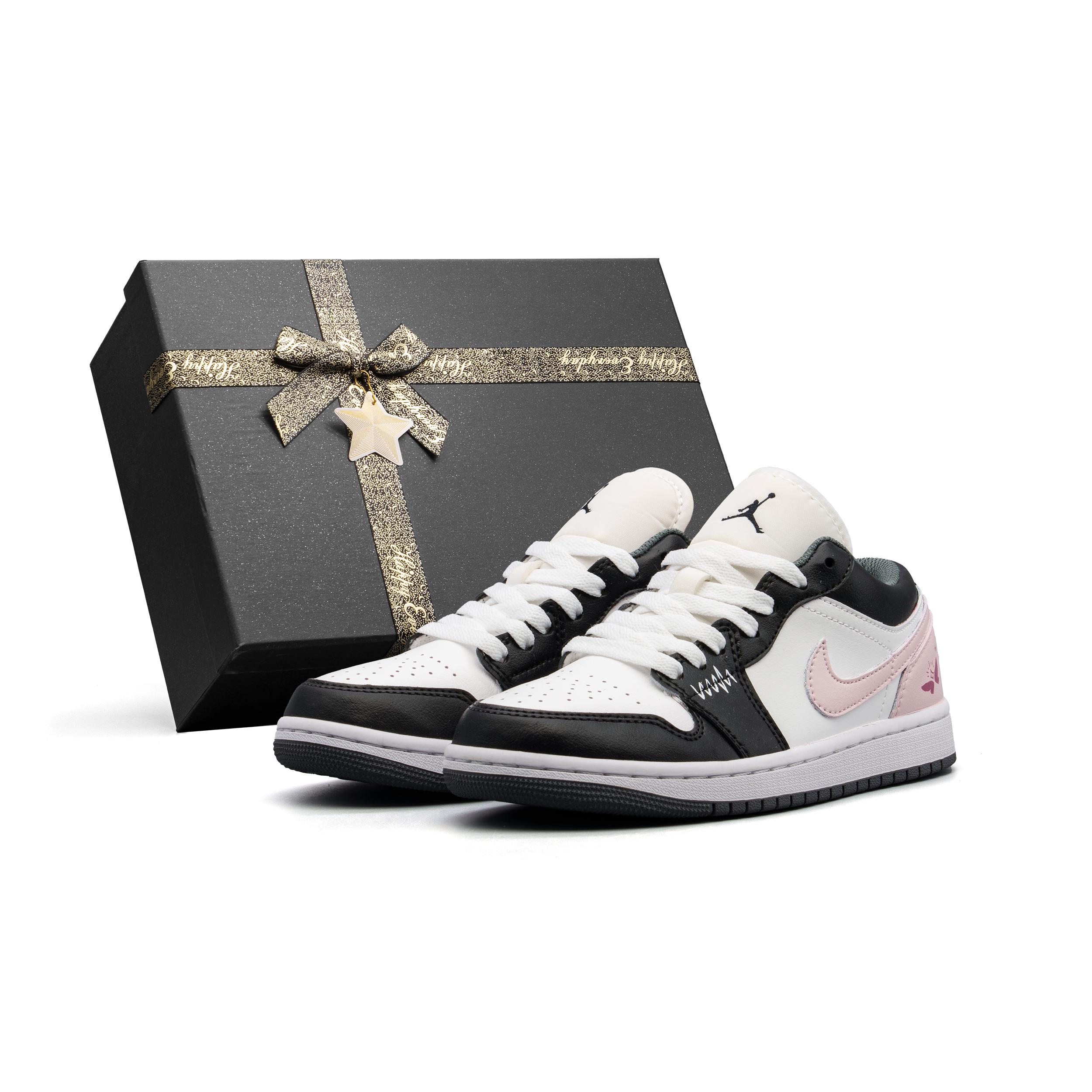 Nike Leather Cushioning Abrasion Resistant Slip Resistant Low top Skateboard Shoes Unisex Pink Black Box 553558-152(Team1451-SBOX) 38.5
Nike Leather Cushioning Abrasion Resistant Slip Resistant Low top Skateboard Shoes Unisex Pink Black Box 553558-152(Team1451-SBOX) 38.5