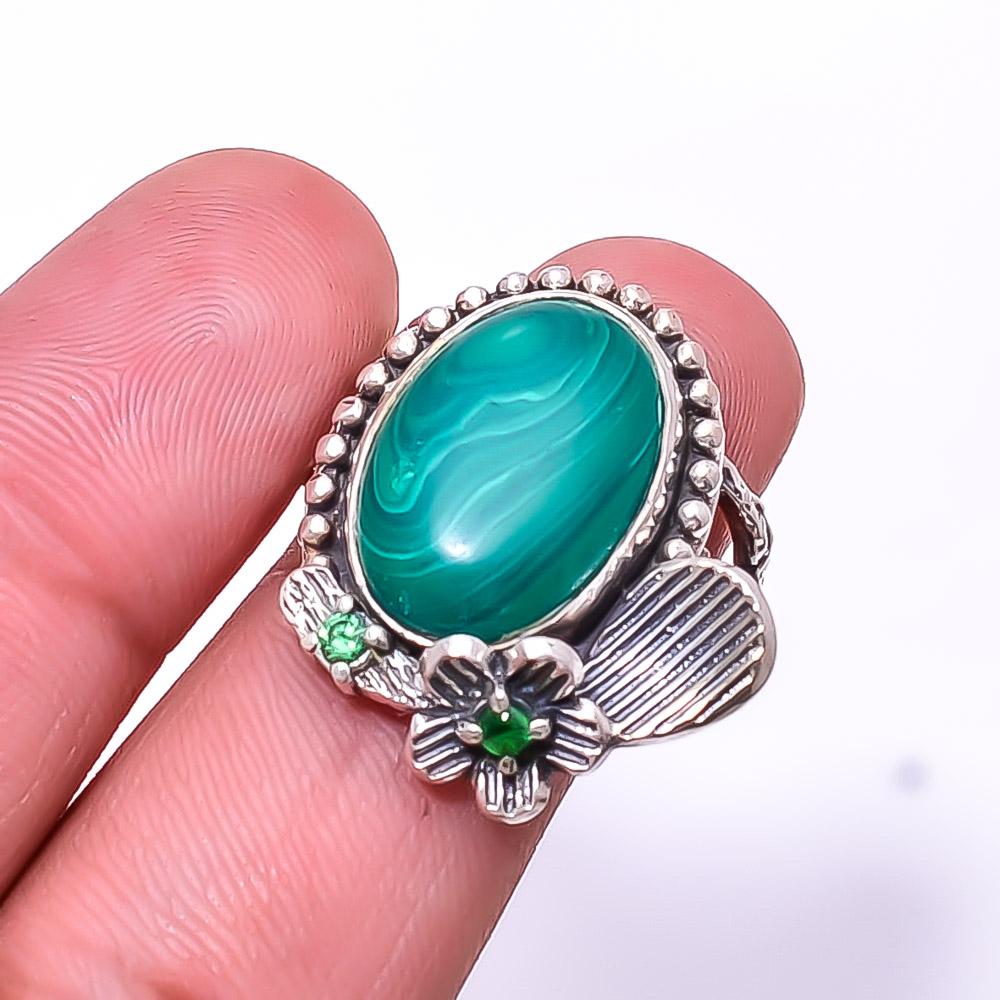 Кольцо из стерлингового серебра 925 пробы с малахитовым оксидированным цветком s.8 R27 
Кольцо из стерлингового серебра 925 пробы с малахитовым оксидированным цветком s.8 R27