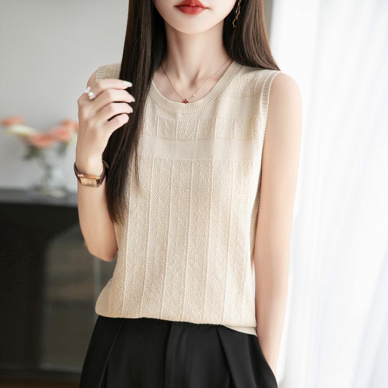 Летняя футболка с круглым вырезом из чистого хлопка, модная жаккардовая ажурная без рукавов для женщин, универсальный тонкий топ-майка, трикотажный свитер-база M бежевый
Летняя футболка с круглым вырезом из чистого хлопка, модная жаккардовая ажурная без рукавов для женщин, универсальный тонкий топ-майка, трикотажный свитер-база M бежевый