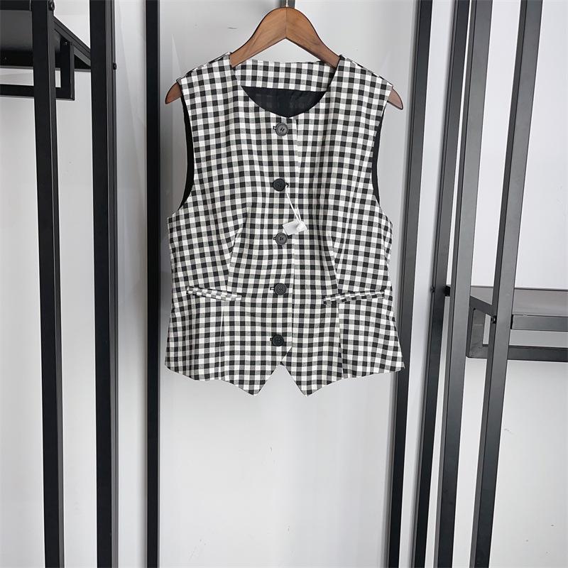 Mei Ding~ Spring/Summer 2026 Artistic Black & White Plaid 3D Cut Vest with Pleated Half Skirt Set S
Mei Ding~ Spring/Summer 2026 Artistic Black & White Plaid 3D Cut Vest with Pleated Half Skirt Set S