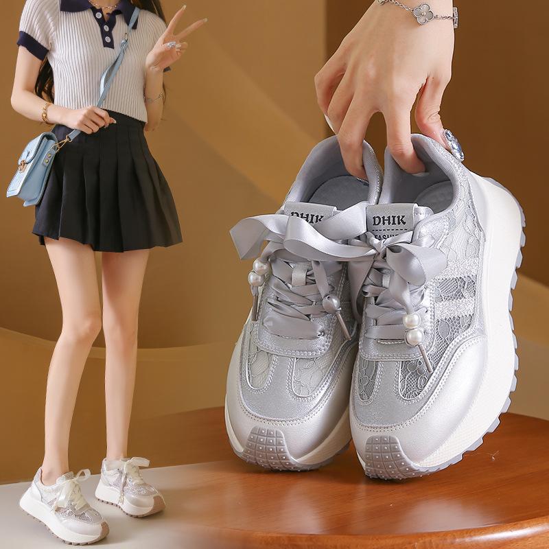 Sports women s shoes ultra-light and breathable 2024 spring popular trendy shoes student versatile sports lightweight soft-soled casual shoes 35 серебряный
Sports women s shoes ultra-light and breathable 2024 spring popular trendy shoes student versatile sports lightweight soft-soled casual shoes 35 серебряный