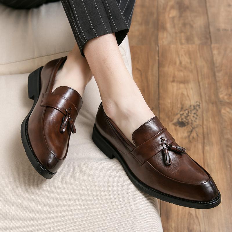 Men s small leather shoes with one foot, lazy Doudou shoes, new breathable loafers, British trendy casual men s shoes 37 чорний
Men s small leather shoes with one foot, lazy Doudou shoes, new breathable loafers, British trendy casual men s shoes 37 чорний