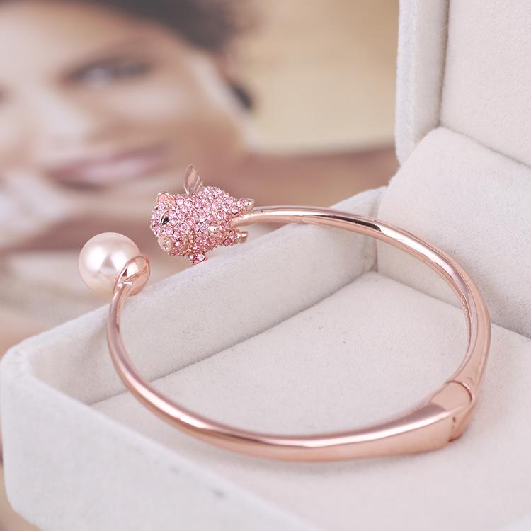 European And American Fashion Jewelry Wholesale Diamond-Encrusted Pink Flying Pig Pearl Open Elastic Bracelet Bracelet
European And American Fashion Jewelry Wholesale Diamond-Encrusted Pink Flying Pig Pearl Open Elastic Bracelet Bracelet