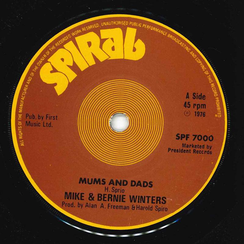 7inch Record MIKE & BERNIE WINTERS - Mums And Dads SPF7000 Spiral 1976 UK Pop Used
7inch Record MIKE & BERNIE WINTERS - Mums And Dads SPF7000 Spiral 1976 UK Pop Used