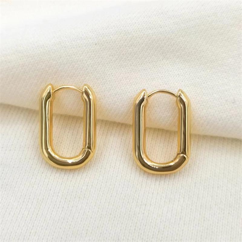 Gold Color Hollow Square Women s Stud Earrings Open Ear Buckle Small Metal Studs Punk Fashion Ear Decor boucle d’oreille femmes
Gold Color Hollow Square Women s Stud Earrings Open Ear Buckle Small Metal Studs Punk Fashion Ear Decor boucle d’oreille femmes