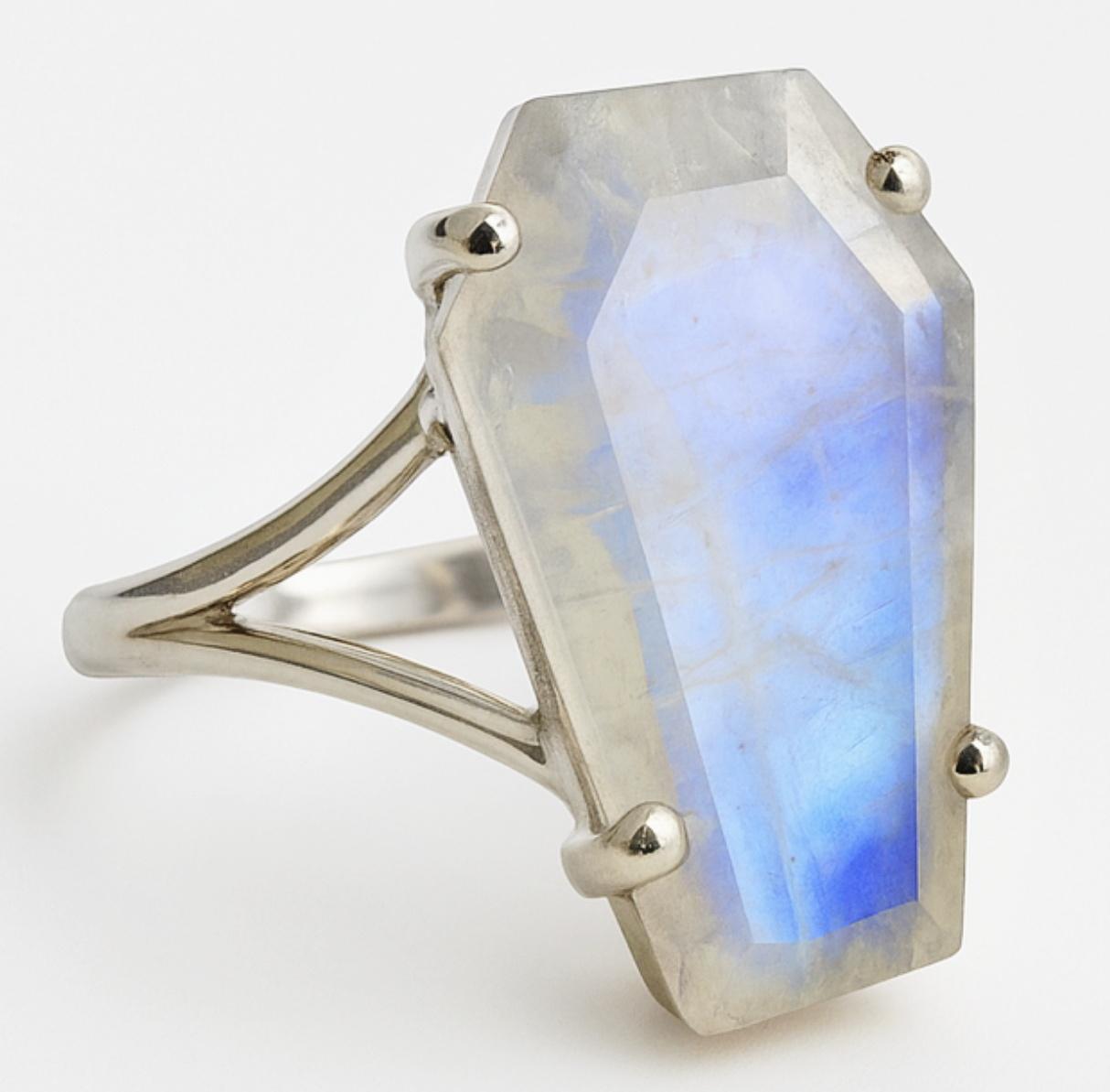 Rainbow Moonstone Ring, Coffin Ring, 925 Solid Sterling Silver, Coffin Shape Ring, Statement Ring 4 серебряный
Rainbow Moonstone Ring, Coffin Ring, 925 Solid Sterling Silver, Coffin Shape Ring, Statement Ring 4 серебряный