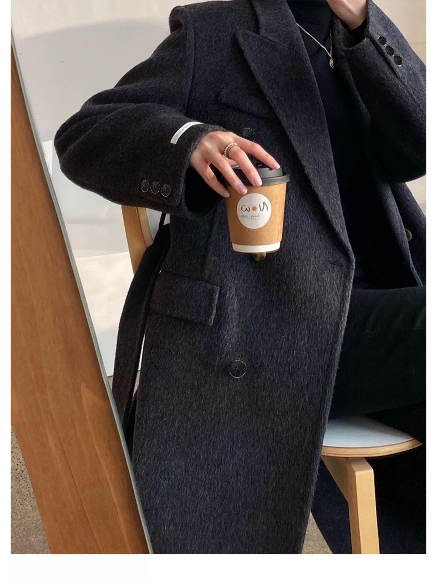 Женское длинное двубортное пальто из кашемира и шерсти с поясом S
Женское длинное двубортное пальто из кашемира и шерсти с поясом S