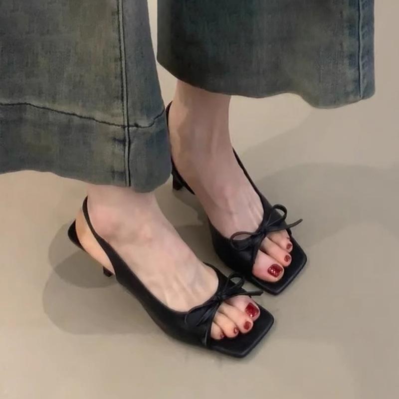 Floral high-heeled sandals for women s summer square head open-toed bow, thin heel with high heels for women 41
Floral high-heeled sandals for women s summer square head open-toed bow, thin heel with high heels for women 41