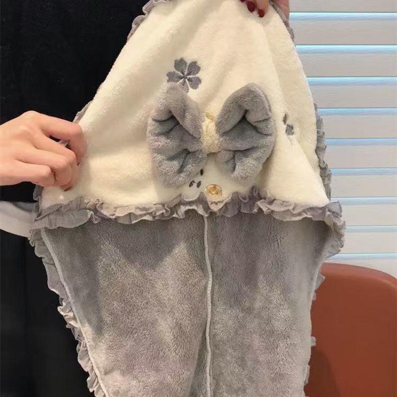 Вышитая шапочка для сушки волос из кораллового флиса с яблоком и собачкой, мягкая впитывающая банная повязка на голову, быстросохнущее полотенце для волос as the picture
Вышитая шапочка для сушки волос из кораллового флиса с яблоком и собачкой, мягкая впитывающая банная повязка на голову, быстросохнущее полотенце для волос as the picture