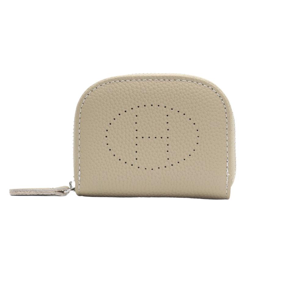 Кошелек для монет из натуральной кожи 2025: Короткий кошелек из коровьей кожи высшего слоя с несколькими отделениями для карт и полым дизайном серый
Кошелек для монет из натуральной кожи 2025: Короткий кошелек из коровьей кожи высшего слоя с несколькими отделениями для карт и полым дизайном серый