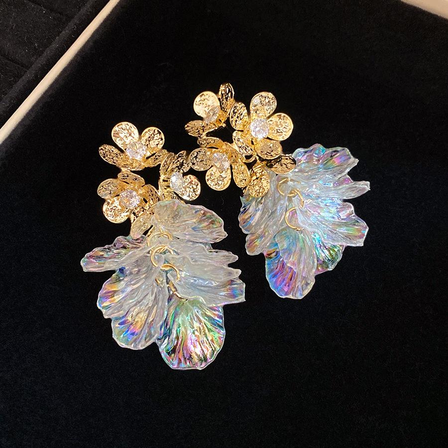K real gold electroplated silver needle zircon flower fringed earrings simple fashion stud earrings light luxury high-end earrings women
K real gold electroplated silver needle zircon flower fringed earrings simple fashion stud earrings light luxury high-end earrings women
