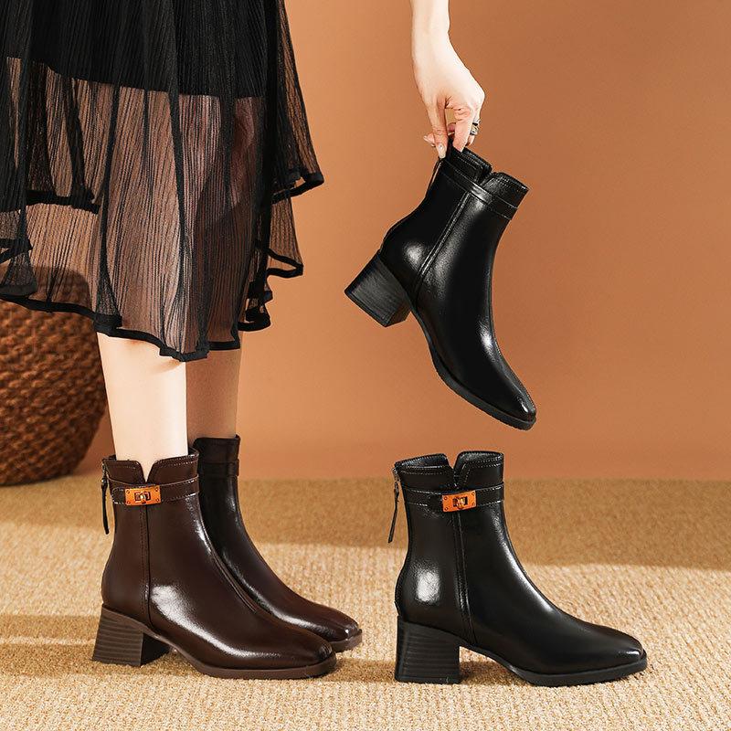 Coarse heel new short boots women s autumn and winter mid-boots square head thin fashion boots brown small short boots that are popular this year 40
Coarse heel new short boots women s autumn and winter mid-boots square head thin fashion boots brown small short boots that are popular this year 40