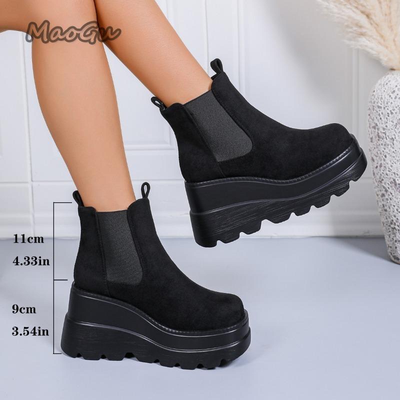 Women s Autumn Winter New Suede Wedge Ankle Boots Platform Chunky Block Heel Fashion Boots Plus Size 35 42 Black Botas Mujer Comfortable Soft Sole Non 40
Women s Autumn Winter New Suede Wedge Ankle Boots Platform Chunky Block Heel Fashion Boots Plus Size 35 42 Black Botas Mujer Comfortable Soft Sole Non 40