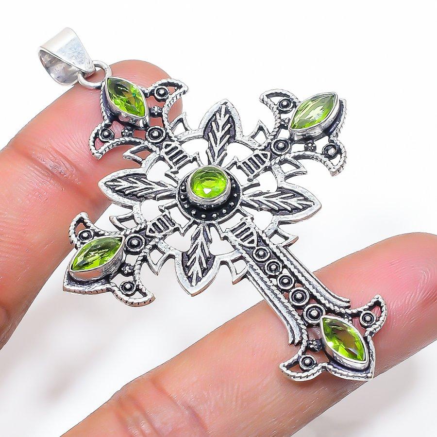 Natural Peridot Gemstone Handmade 925 Sterling Silver Jewelry Pendant 2.80 W8O31
Natural Peridot Gemstone Handmade 925 Sterling Silver Jewelry Pendant 2.80 W8O31
