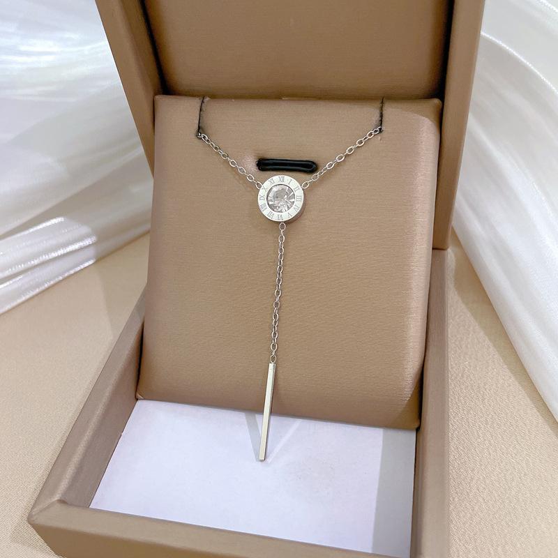 Titanium Steel Roman Tassel Personalized Minimalist Wind Stove Real Gold Necklace Female Collarbone Chain With
Titanium Steel Roman Tassel Personalized Minimalist Wind Stove Real Gold Necklace Female Collarbone Chain With