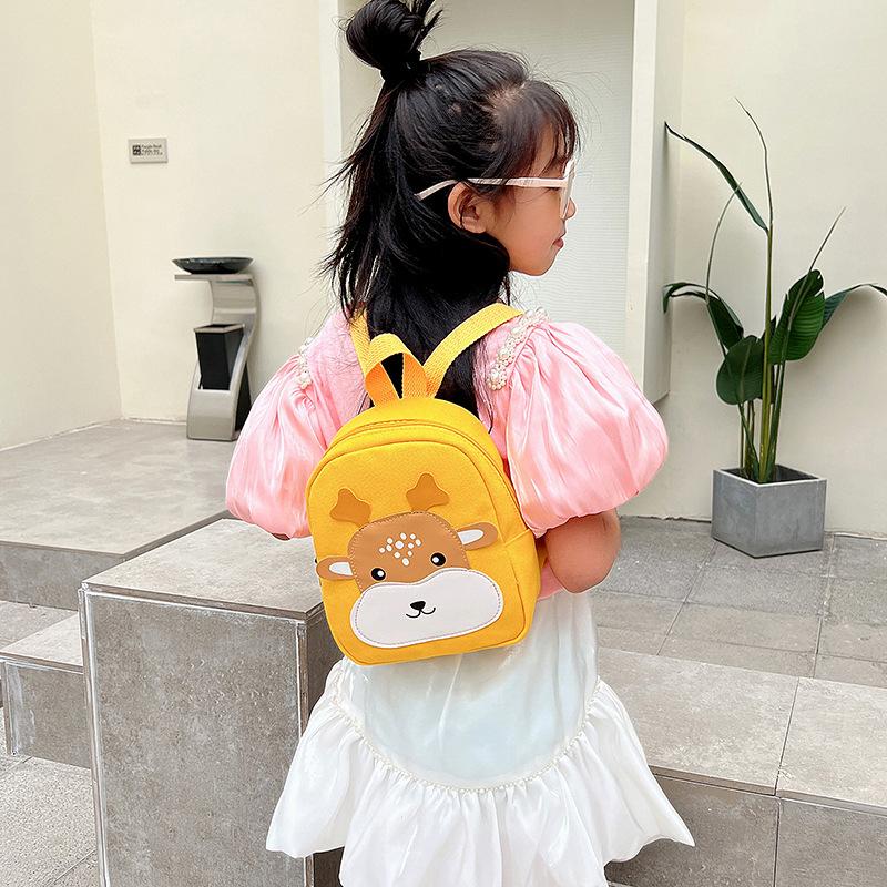 Cartoon kindergarten small schoolbag 3-6 years old boy and girl baby cute backpack fashionable contrasting color canvas children s backpack рожевий
Cartoon kindergarten small schoolbag 3-6 years old boy and girl baby cute backpack fashionable contrasting color canvas children s backpack рожевий