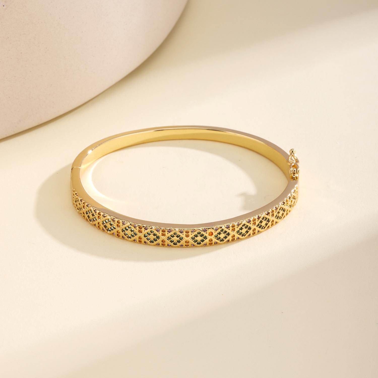 Nidin New Fashion Vintage Geometric Bangle For Women Cubic Zirconia Inlaid Cuff Bracelet Light Luxury Jewelry Gift Party Wedding 56-58mm
Nidin New Fashion Vintage Geometric Bangle For Women Cubic Zirconia Inlaid Cuff Bracelet Light Luxury Jewelry Gift Party Wedding 56-58mm
