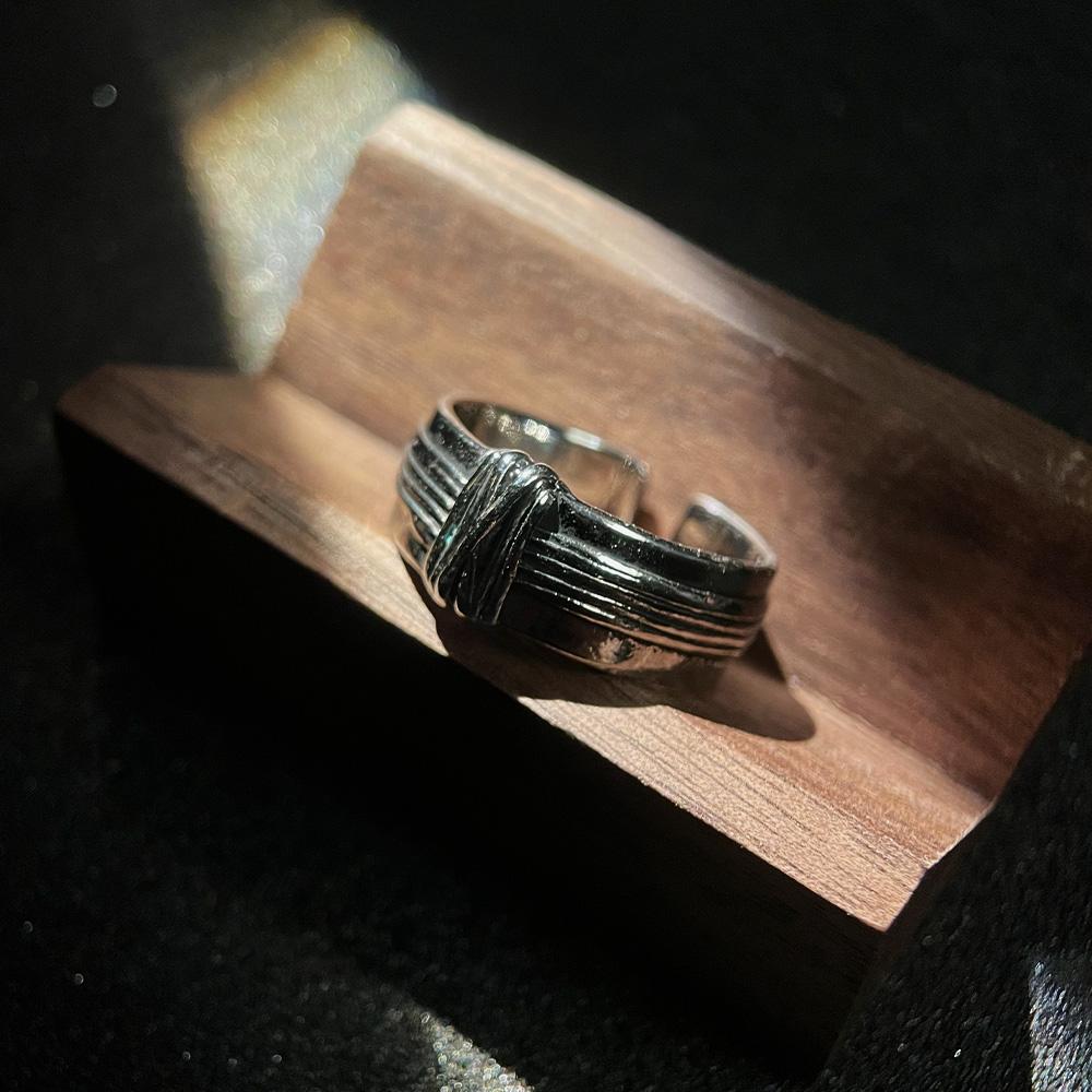 Ретро Кольцо из Переплетенных Веревок, Кольцо из Веревок, Панк, Готика, Открытое Кольцо для Мужчин и Женщин, Сплав, Циркон, Унисекс, Дизайнерские Аксессуары, Подарок для Влюбленных resizable
Ретро Кольцо из Переплетенных Веревок, Кольцо из Веревок, Панк, Готика, Открытое Кольцо для Мужчин и Женщин, Сплав, Циркон, Унисекс, Дизайнерские Аксессуары, Подарок для Влюбленных resizable