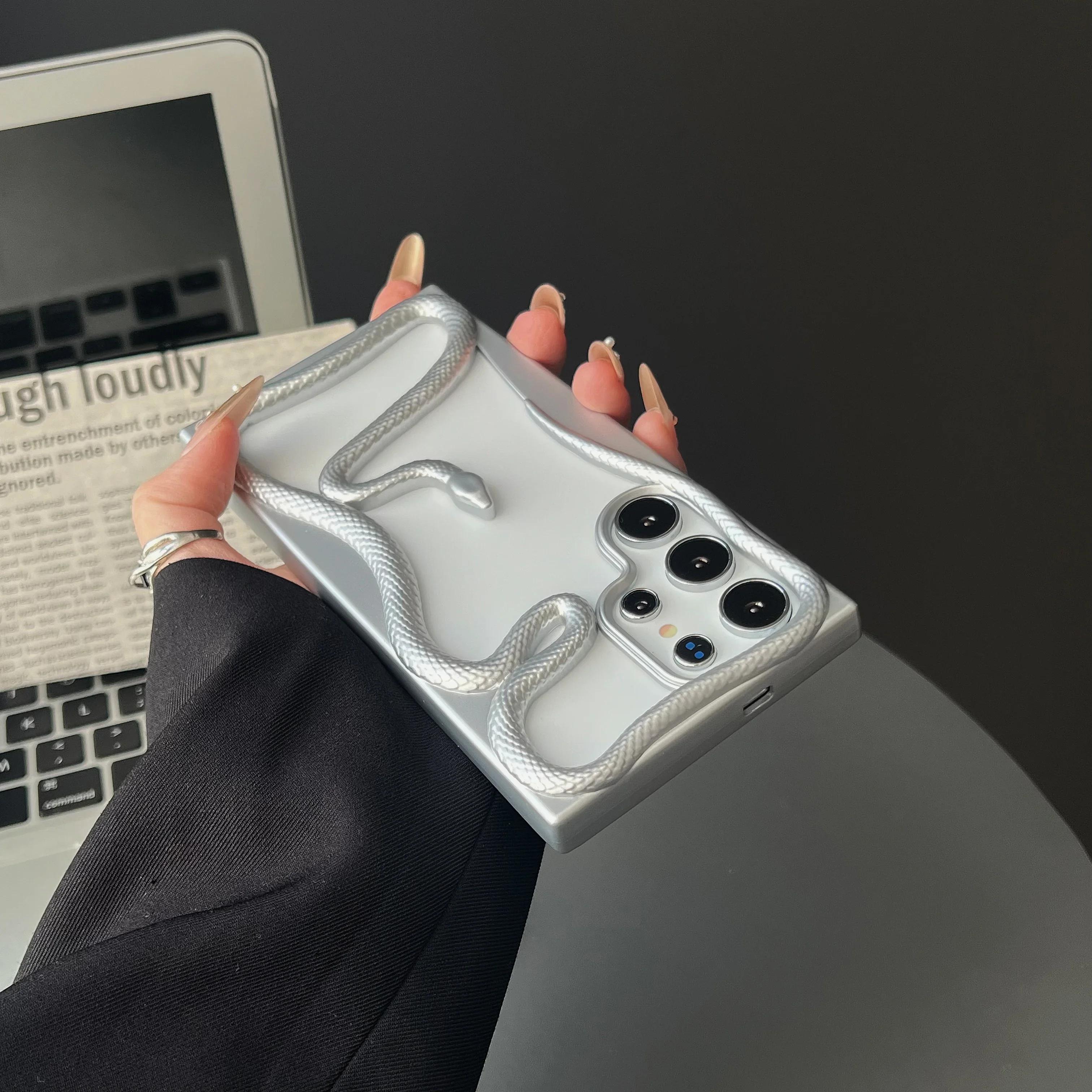 Розкішне покриття 3D Порожнистий Чохол Змійка для Samsung Galaxy S25 S24 S23 FE S22 Ultra М який Силіконовий Тепловідвідний Ударостійкий Чохол For Samsung S25Ultra
Розкішне покриття 3D Порожнистий Чохол Змійка для Samsung Galaxy S25 S24 S23 FE S22 Ultra М який Силіконовий Тепловідвідний Ударостійкий Чохол For Samsung S25Ultra