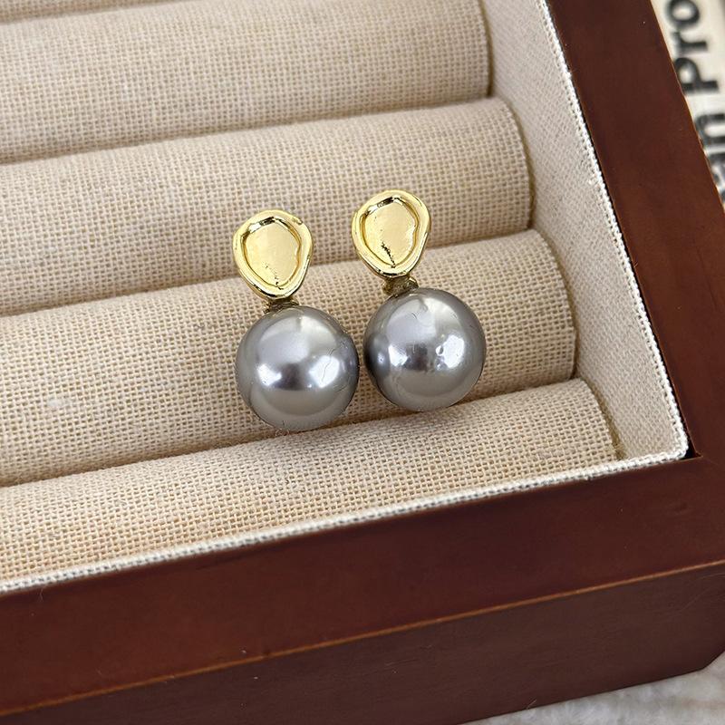 Maillard Water Drop Imitation Pearl Pendant Earring for Women Champagne Grey Geometric Baroque Exaggerated Party Jewelry Gift сірий
Maillard Water Drop Imitation Pearl Pendant Earring for Women Champagne Grey Geometric Baroque Exaggerated Party Jewelry Gift сірий
