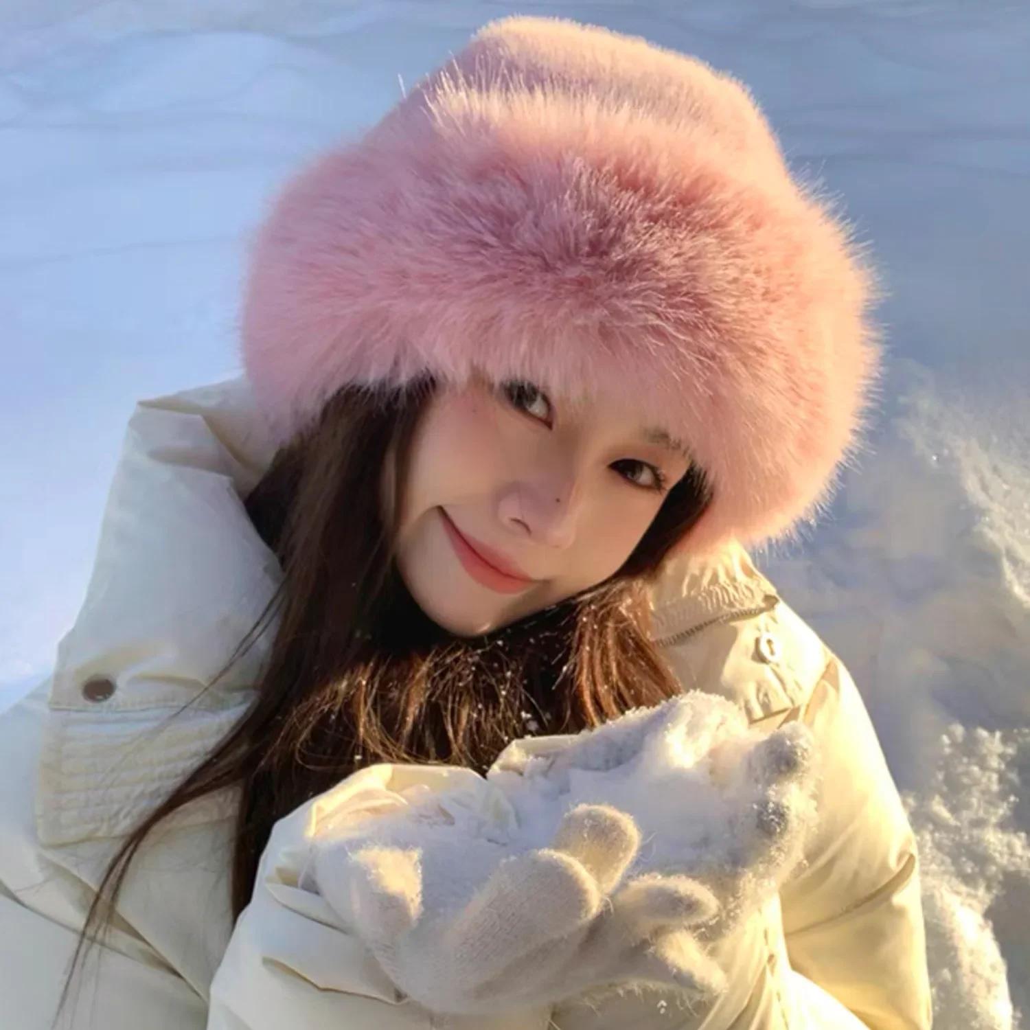 Vintage Korean Winter Warm Plush Hat for Women Men Solid Color Thicken Fluffy Fur Bucket Hat Cold Windproof Outdoor Panama Cap рожевий
Vintage Korean Winter Warm Plush Hat for Women Men Solid Color Thicken Fluffy Fur Bucket Hat Cold Windproof Outdoor Panama Cap рожевий