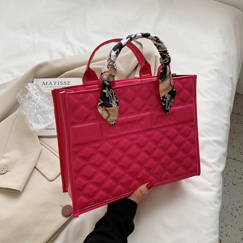 Модная сумка-тоут с бриллиантами большой вместимости, новая женская сумка с темпераментом для通勤, популярная трендовая сумка через плечо розы красного
Модная сумка-тоут с бриллиантами большой вместимости, новая женская сумка с темпераментом для通勤, популярная трендовая сумка через плечо розы красного