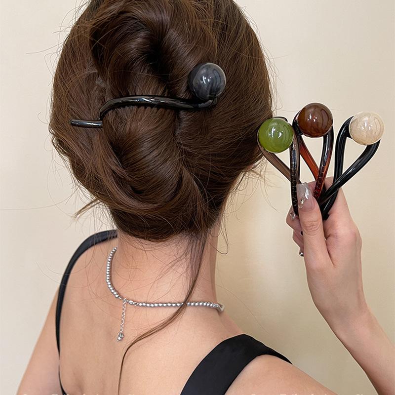 Simple design cross resin 8-character clip daily versatile disc hair clip ins style fashion hair accessories
Simple design cross resin 8-character clip daily versatile disc hair clip ins style fashion hair accessories