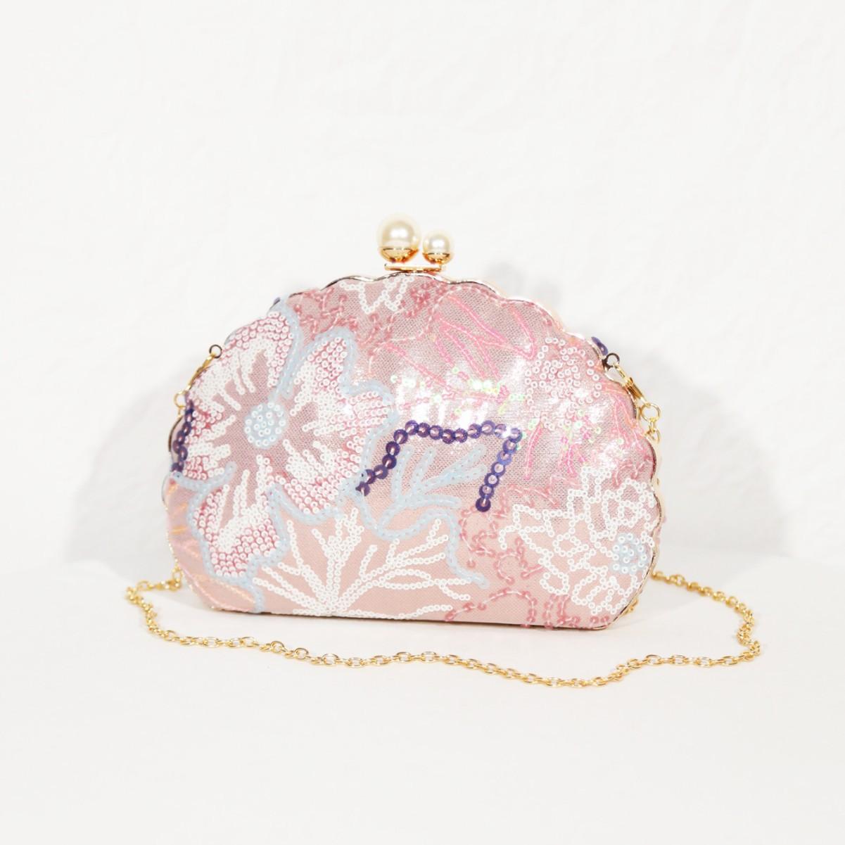 New bead embroidered shell clutch bag cheongsam dress dinner bag shoulder oblique chain women s bag розовый
New bead embroidered shell clutch bag cheongsam dress dinner bag shoulder oblique chain women s bag розовый