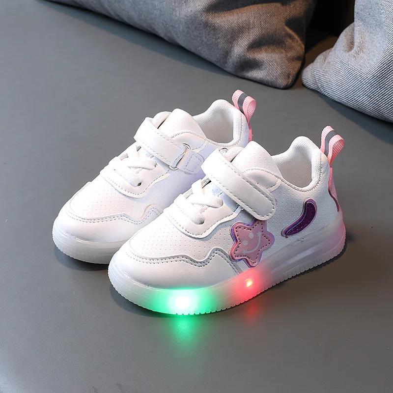Kids LED Light Casual Shoes Boys Cute Cartoon Glowing Sneakers Children Soft Bottom Anti Slip Sports Shoes Fashion Girls Shoes 21inner13.5cm
Kids LED Light Casual Shoes Boys Cute Cartoon Glowing Sneakers Children Soft Bottom Anti Slip Sports Shoes Fashion Girls Shoes 21inner13.5cm