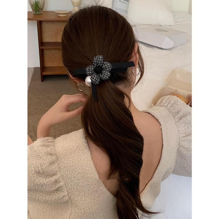 1 шт. Элегантная ткань «гусиная лапка», пятилепестковый цветок с бантом из ленты, темпераментная высокая эластичная повязка на голову, резинка для волос, резинка для хвостика
1 шт. Элегантная ткань «гусиная лапка», пятилепестковый цветок с бантом из ленты, темпераментная высокая эластичная повязка на голову, резинка для волос, резинка для хвостика