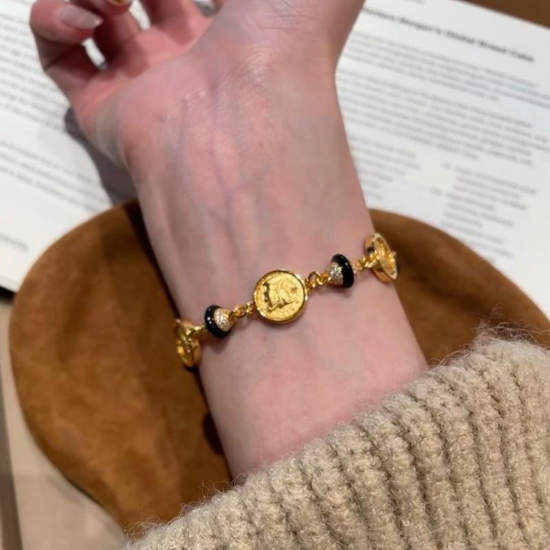 Ancient Engraved Coins Black Gold Bracelets for women Vintage Classical Series Light Luxury Bracelet Banquet Jewelry Gift 17-20cm золотой
Ancient Engraved Coins Black Gold Bracelets for women Vintage Classical Series Light Luxury Bracelet Banquet Jewelry Gift 17-20cm золотой