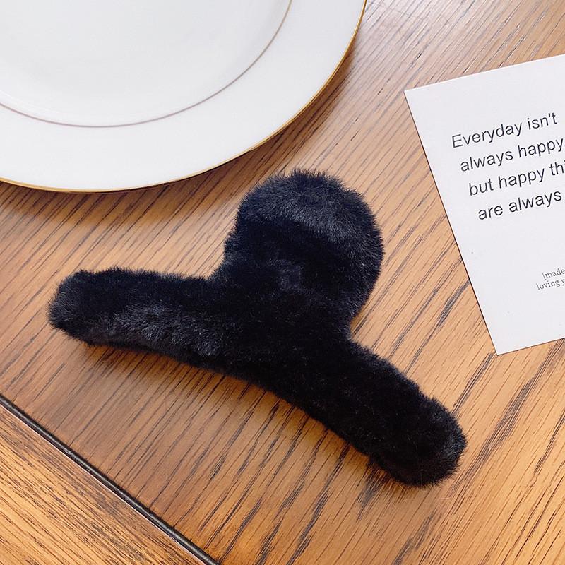 Adorable Plush Hair Claw Clip For Women Perfect For Autumn Winter Fashion And Simple Styles Black12.8cm
Adorable Plush Hair Claw Clip For Women Perfect For Autumn Winter Fashion And Simple Styles Black12.8cm