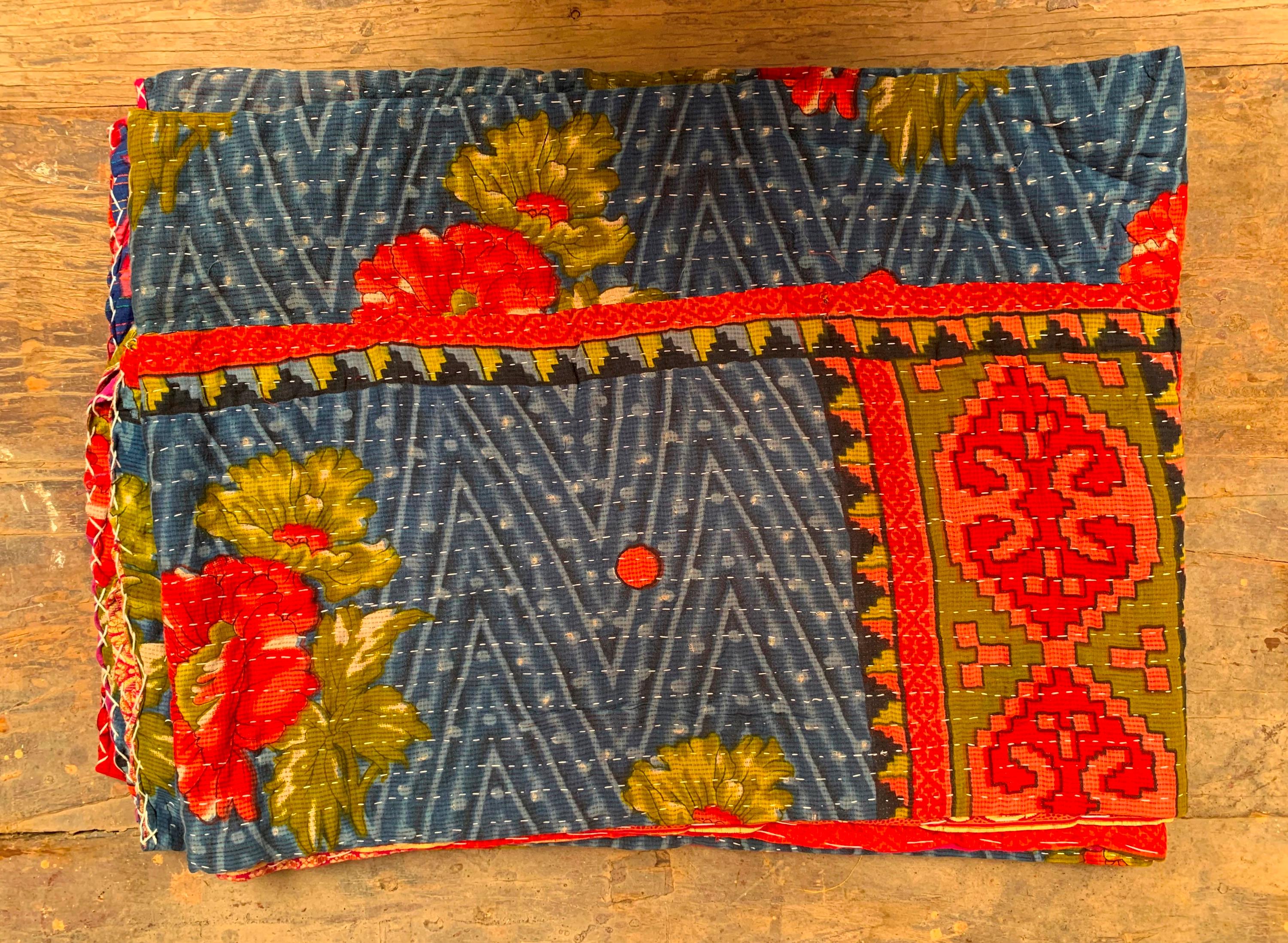 Floral Kantha Quilt: Handmade Indian Cotton Sari Throw, Boho Bedding 80X 50 разноцветный
Floral Kantha Quilt: Handmade Indian Cotton Sari Throw, Boho Bedding 80X 50 разноцветный