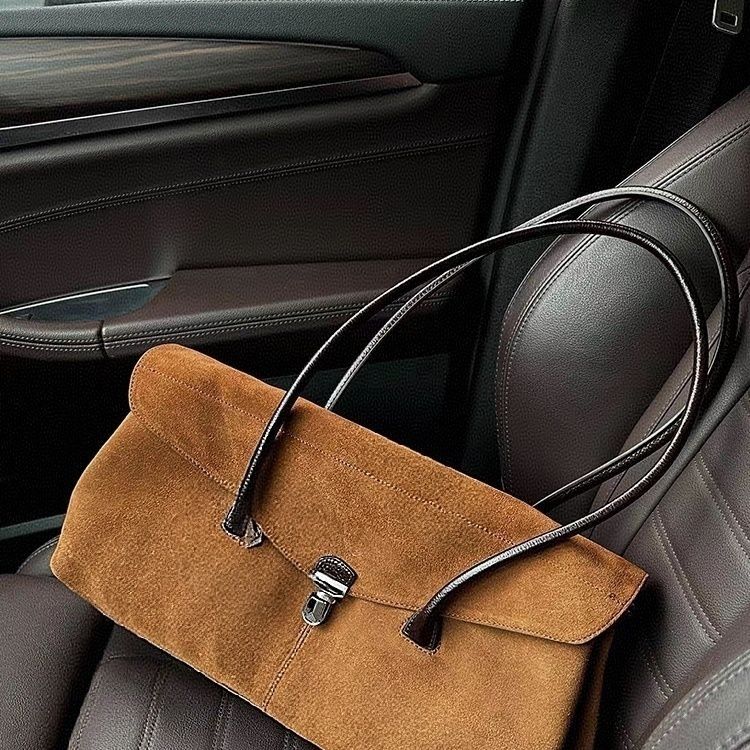 JIAERDI Retro Brown Suede Tote Bag Women Simple Large Capacity Shoulder Bags Ladies Everyday Versatile Commute Handbag Chic 2025 30x14x10cm коричневий
JIAERDI Retro Brown Suede Tote Bag Women Simple Large Capacity Shoulder Bags Ladies Everyday Versatile Commute Handbag Chic 2025 30x14x10cm коричневий