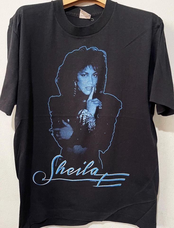 Vintage 80s Sheila E. Shirt 1986 World Tour Tee NZ008 Unisex T-Shirt M
Vintage 80s Sheila E. Shirt 1986 World Tour Tee NZ008 Unisex T-Shirt M