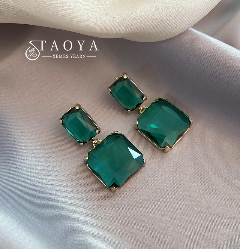 2026 new transparent glass block women s Earrings luxury Party Jewelry sexy girls unusual Christmas Earrings Fashion Accessories
2026 new transparent glass block women s Earrings luxury Party Jewelry sexy girls unusual Christmas Earrings Fashion Accessories