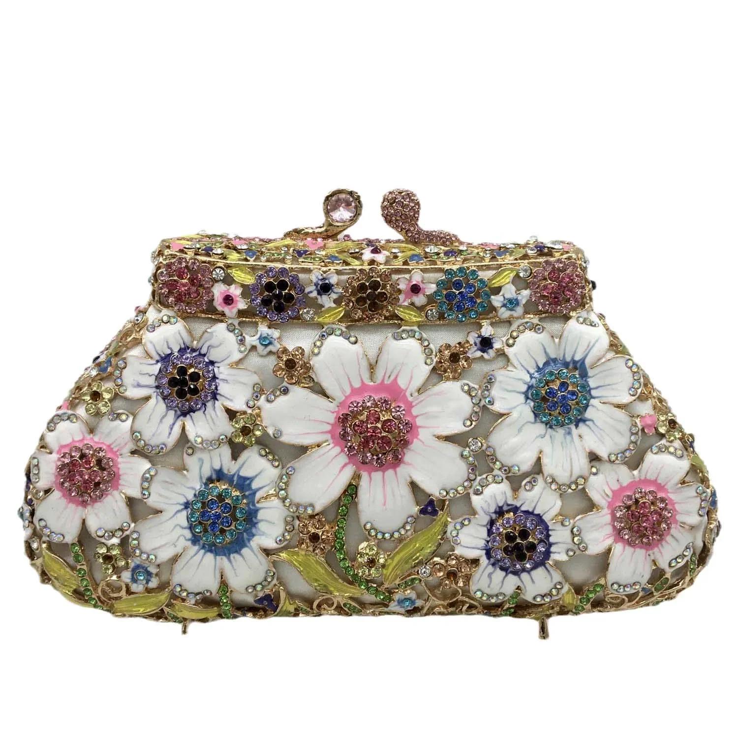 Boutique De FGG (in stock) Women Flower Crystal Clutch Purses Bridal Rhinestone Handbags Wedding Party Minaudiere Evening Bag Mini Clutch
Boutique De FGG (in stock) Women Flower Crystal Clutch Purses Bridal Rhinestone Handbags Wedding Party Minaudiere Evening Bag Mini Clutch