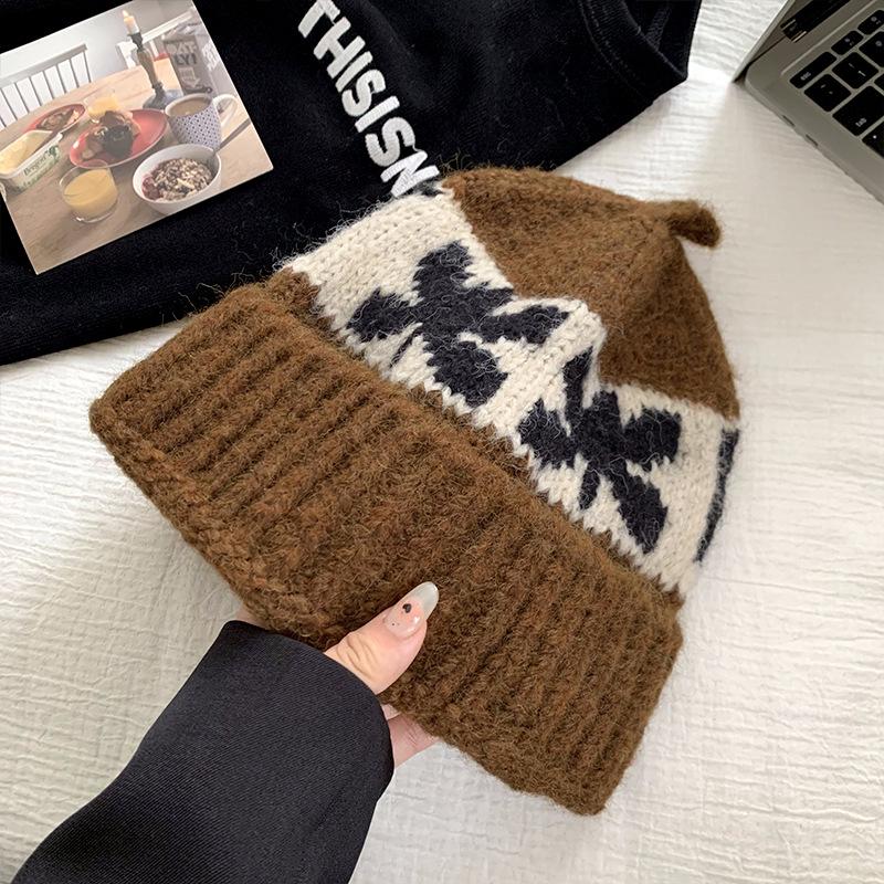 Ретро шерстяная шляпа для женщин на осень и зиму, большой окружности головы, шляпа, делающая лицо маленьким, теплая и утолщенная защита ушей, вязаная шапка one size
Ретро шерстяная шляпа для женщин на осень и зиму, большой окружности головы, шляпа, делающая лицо маленьким, теплая и утолщенная защита ушей, вязаная шапка one size