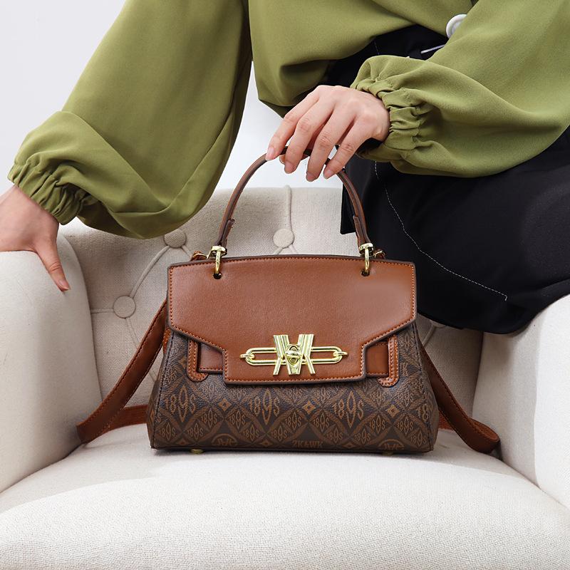 Bags Large Capacity Women s Portable 2025 New Trendy Bags Retro Versatile Shoulder Crossbody Bags Small Square Bags Women s Bags
Bags Large Capacity Women s Portable 2025 New Trendy Bags Retro Versatile Shoulder Crossbody Bags Small Square Bags Women s Bags