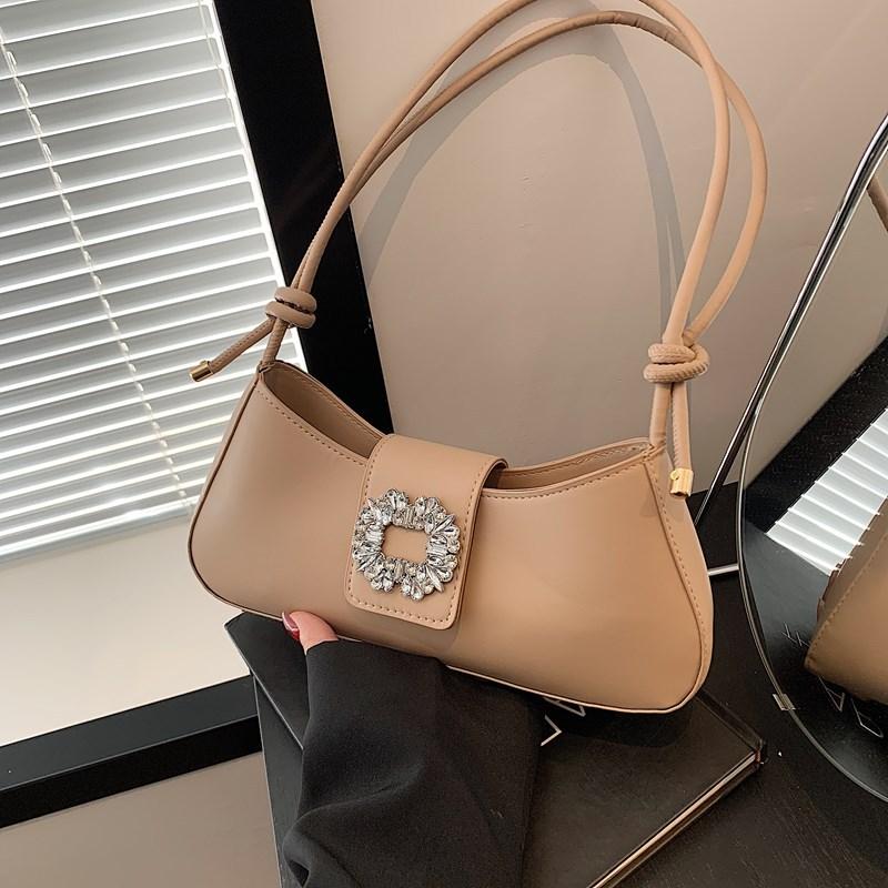 Textured French small bag women s 2025 new fashion foreign style underarm bag simple atmosphere shoulder messenger bag women хаки
Textured French small bag women s 2025 new fashion foreign style underarm bag simple atmosphere shoulder messenger bag women хаки