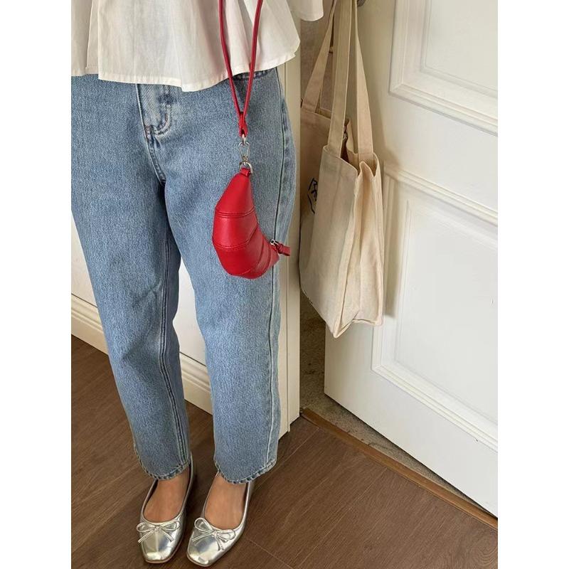 Neck croissant bag women s soft leather clutch bag change dumpling bag new lipstick cosmetic bag mini Standard червоний
Neck croissant bag women s soft leather clutch bag change dumpling bag new lipstick cosmetic bag mini Standard червоний