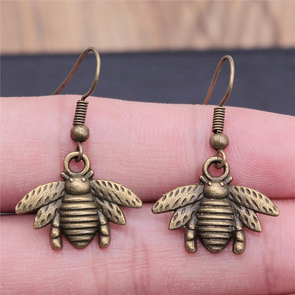 27 Styles Honey Bee Honeycomb Earrings Fashion Temperament Versatile Small Earrings Elegant Ladies Jewelry
27 Styles Honey Bee Honeycomb Earrings Fashion Temperament Versatile Small Earrings Elegant Ladies Jewelry