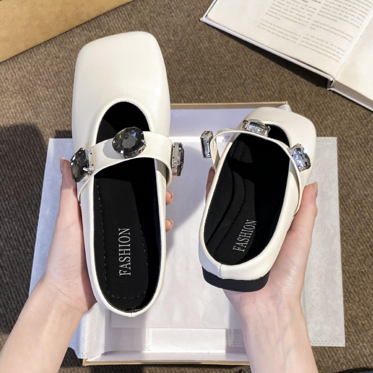Women s French-Style Baotou Half Slippers: Gentle Evening Breeze Summer 2025 Flat Sandals & Mules 38
Women s French-Style Baotou Half Slippers: Gentle Evening Breeze Summer 2025 Flat Sandals & Mules 38