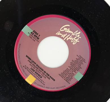 7-дюймовая пластинка ЛУ РАУЛС - Когда любовь вошла в дверь (Hurt GH314 Gamble And Huff 1987 US Соул/Фанк Б/У
7-дюймовая пластинка ЛУ РАУЛС - Когда любовь вошла в дверь (Hurt GH314 Gamble And Huff 1987 US Соул/Фанк Б/У
