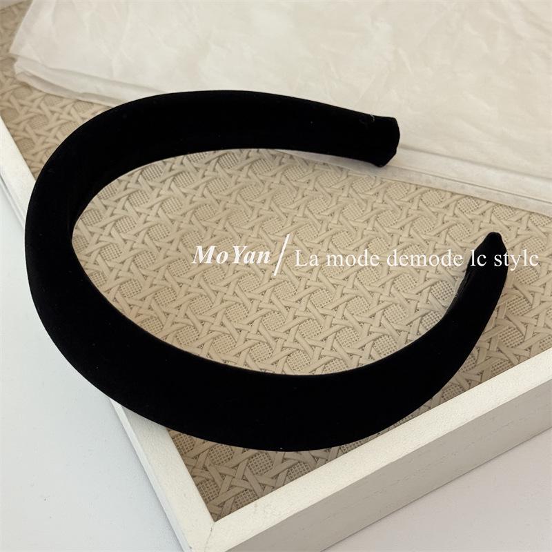 Оксамитова губчаста пов язка на голову: Корейський стиль Осінь/Зима для створення ефекту стрункого обличчя
Оксамитова губчаста пов язка на голову: Корейський стиль Осінь/Зима для створення ефекту стрункого обличчя