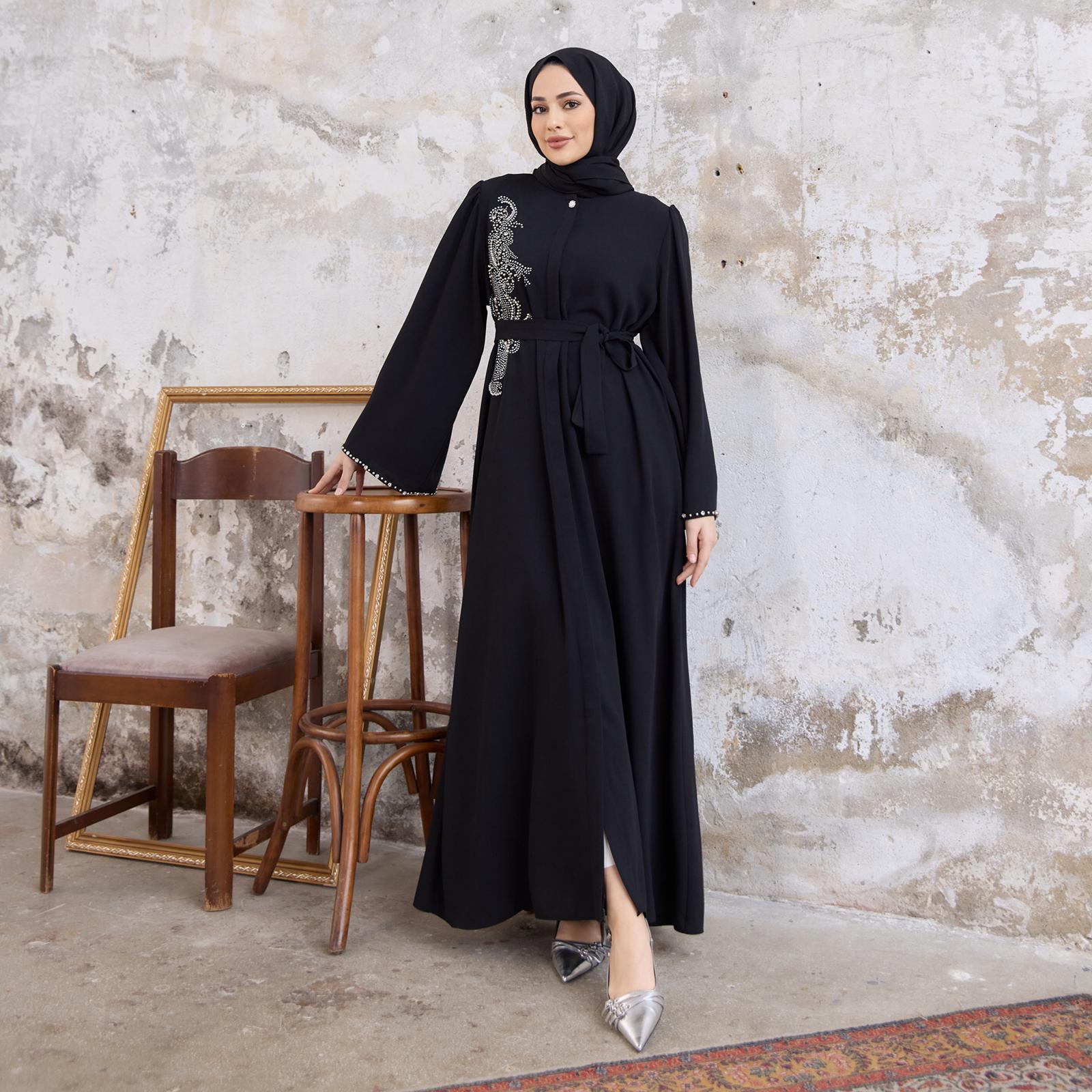 Мусульманська мода жіночого верхнього одягу з поясом Lora Stone Abaya XXXL Яскраво-рожевий
Мусульманська мода жіночого верхнього одягу з поясом Lora Stone Abaya XXXL Яскраво-рожевий